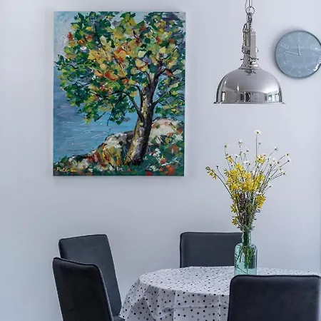 Sea Spirit Apartment *