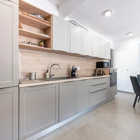 Sea Spirit Apartment *